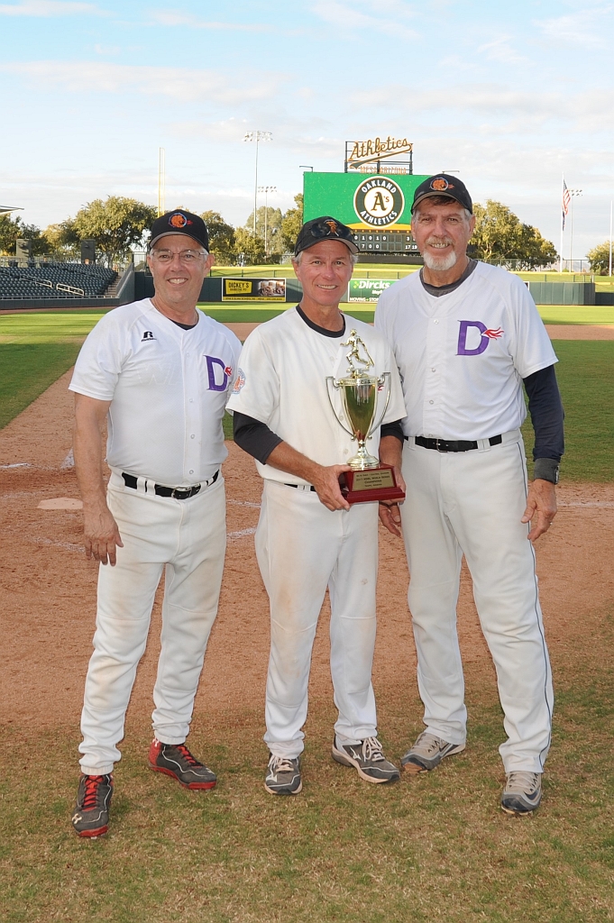 Dragons_2017-11-04 (655).JPG - (c)2010 DeVetter